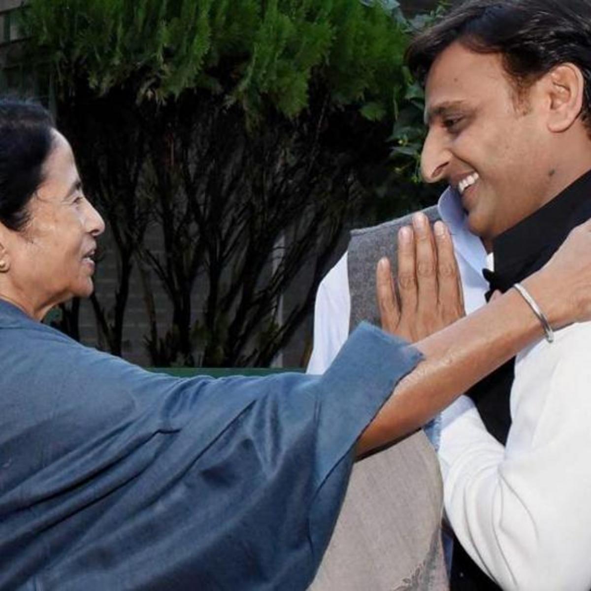 Mamata Banerjee Visits Varanasi To Support Akhilesh Yadav