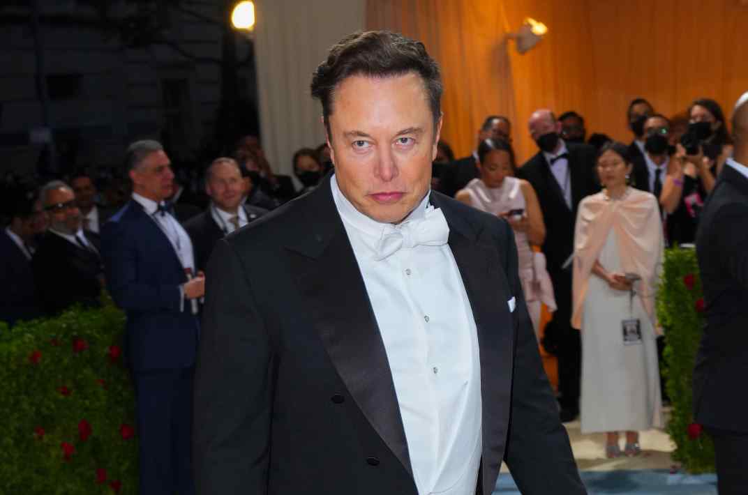 Elon Musk Faces Backlash Over XRP Account Suspension