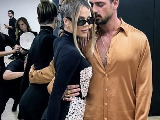 Khloe Kardashian pictured cosying with Italian actor Michele Morrone Khloe Kardashian pictured cosying with Italian actor Michele Morrone