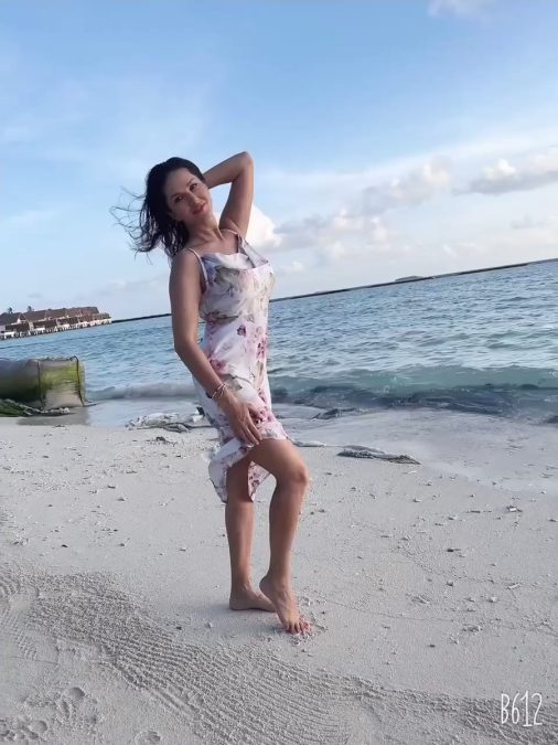 Sunny Leone tweets photos and video from Maldives!! Check them out