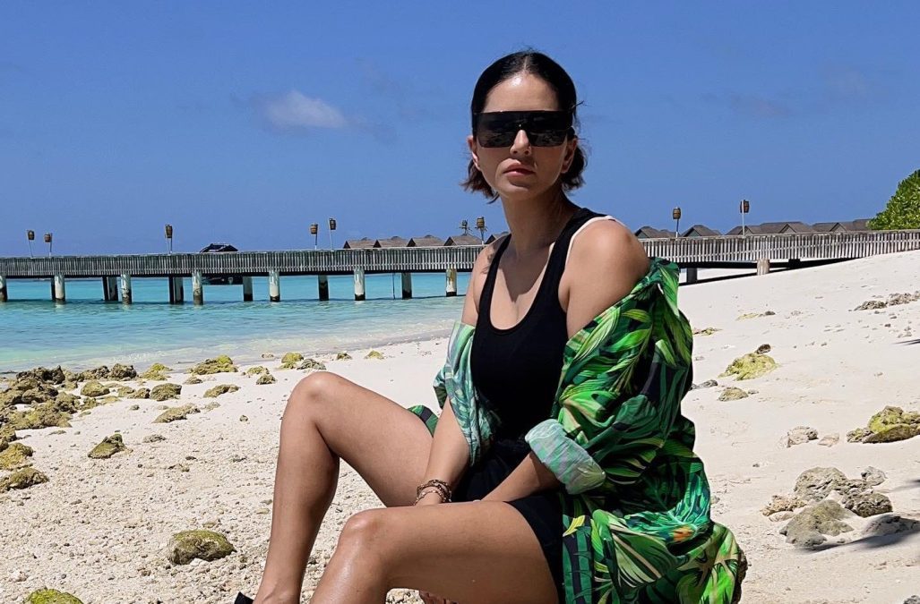 Love the sunshine!! Outfit by Styled by Fashion team...