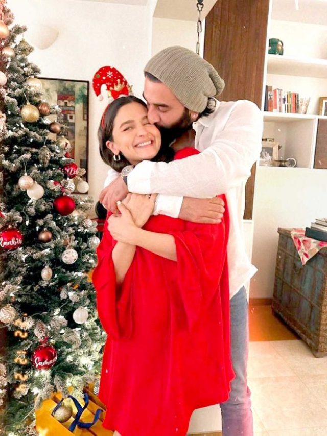 Photos: Alia Bhatt and Ranbir Kapoor Christmas Celebration