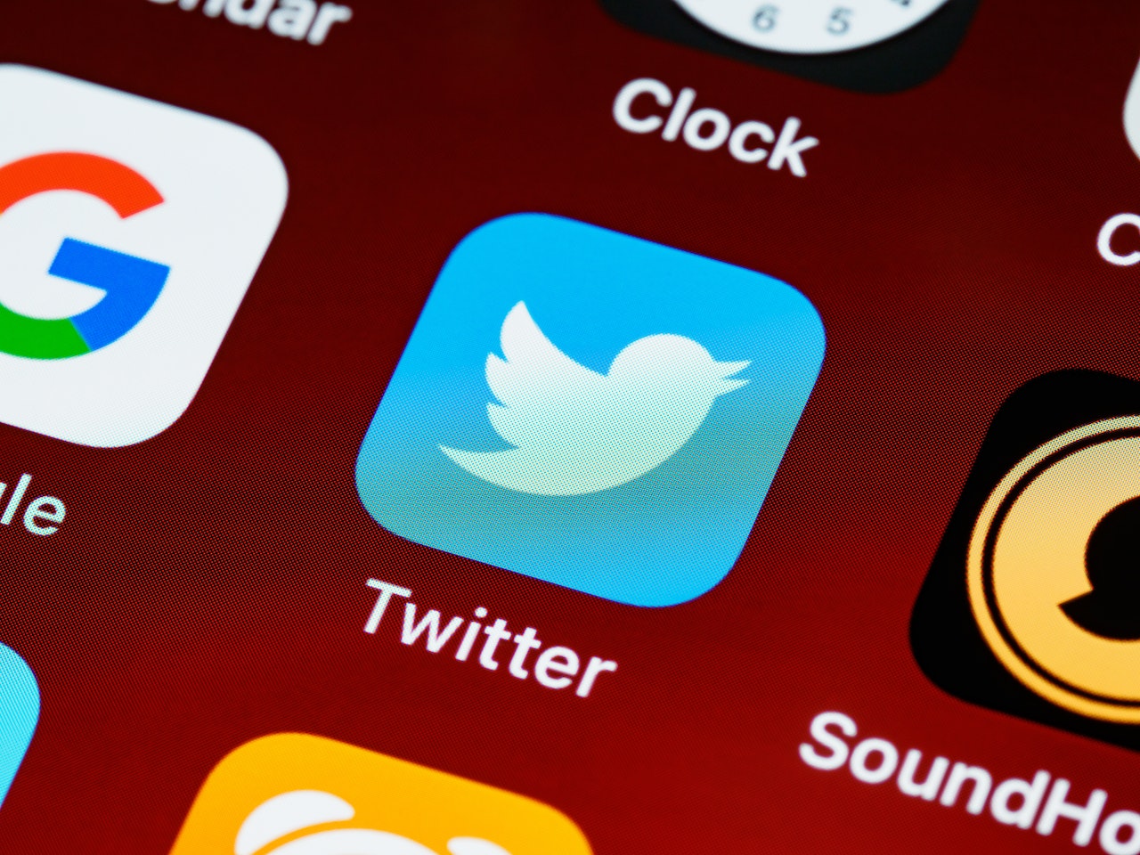7 Tips to Hack Your Way to 10,000 Twitter Followers