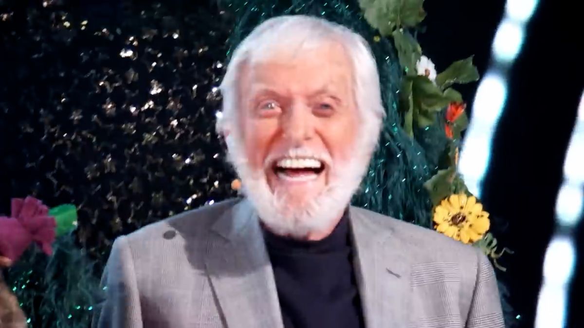 Dick Van Dyke involved in single-car accident in California
