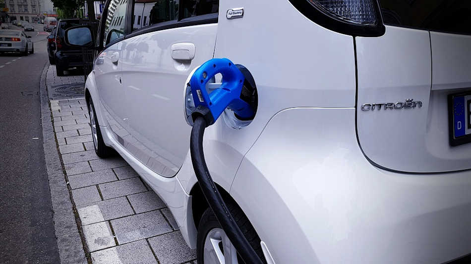 Stimulus: Rhode Island's $2,500 Incentive for Electric Vehicle Buyers