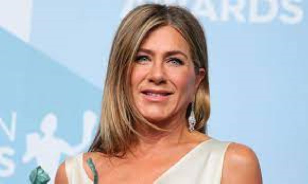 Jennifer Aniston Shares Adam Sandler's Reaction To The Guys She Dates On 'Tonight Show With Jimmy Fallon'