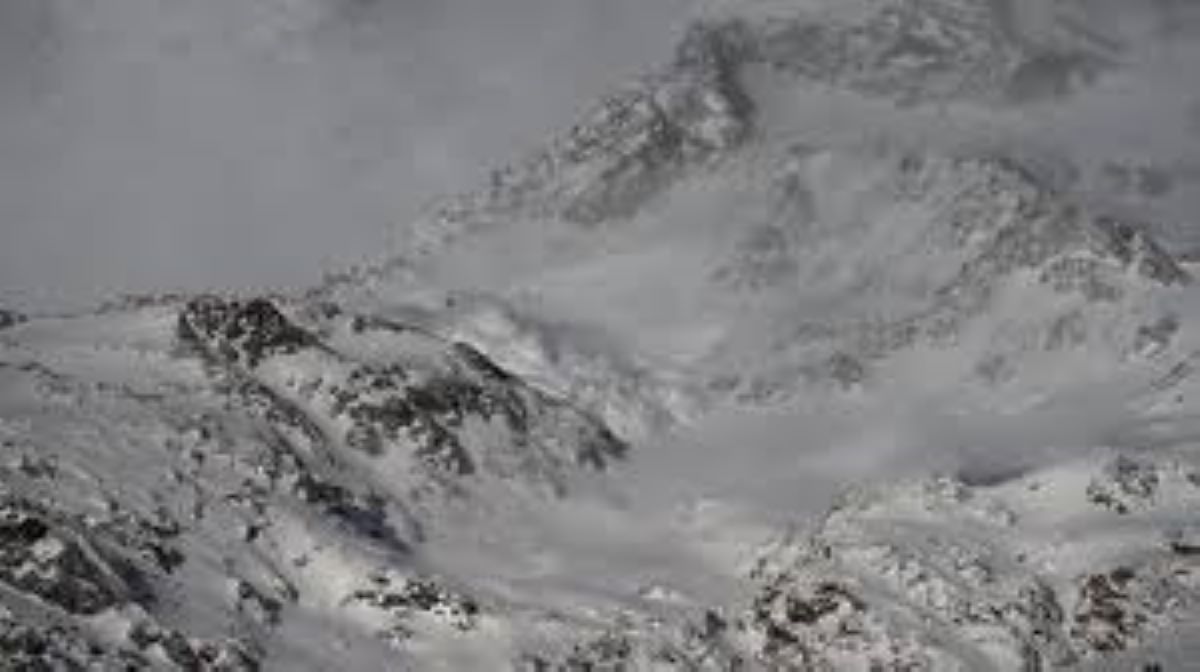 Sixteen Tourers rescued after being swept away by the Saas Fee Valley Avalanche