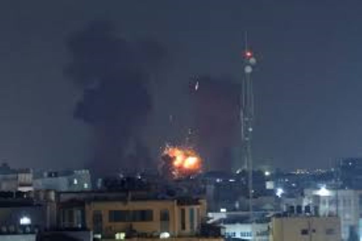 Israel Retaliates to the Lebanon Attacks with Air Strikes in Gaza