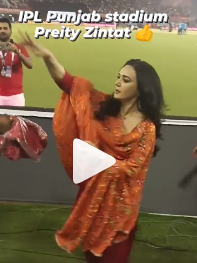 Pics Preity Zinta Throws T Shirts To Fans At Punjab Stadium During Ipl Match Panasiabiz 