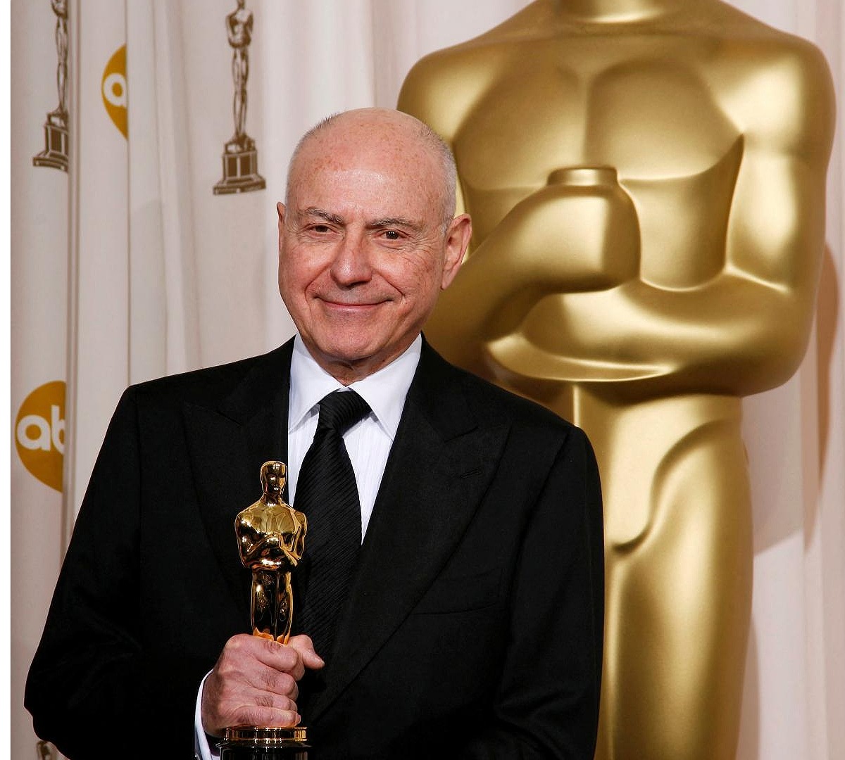 Alan Arkin, Star Of 'Little Miss Sunshine', Dies At 89