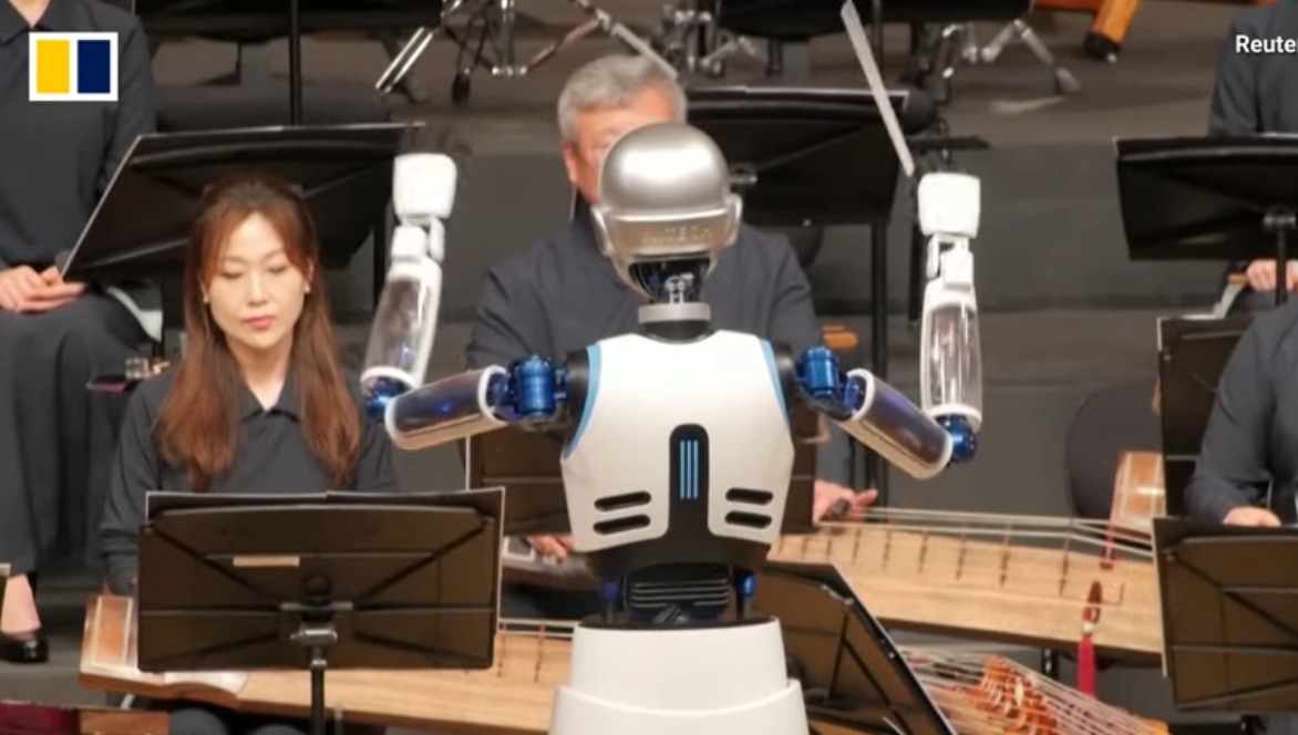Watch: Robot Conducts an Orchestra Just as Well as a Human in South Korea