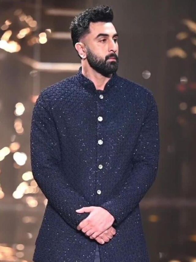 Ranbir Kapoor Slays in Fusion Lungi at Indian Couture Week!