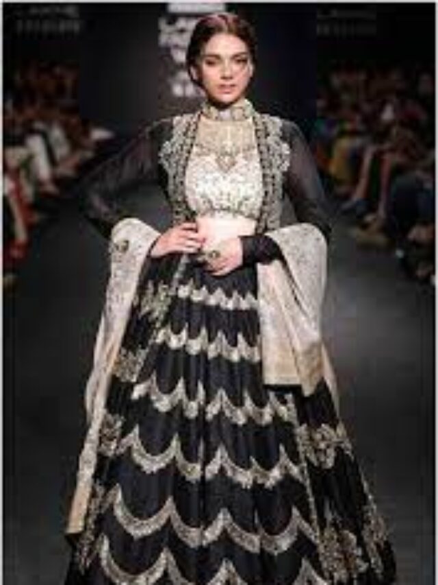 PICS: Aditi Rao Hydari Sets the Ramp Ablaze with her Regal Fashion Choices