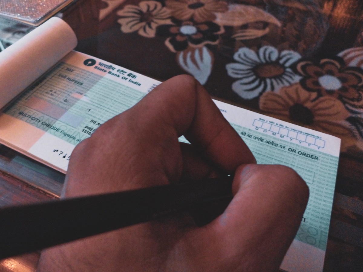 How to fill different types of cheques?