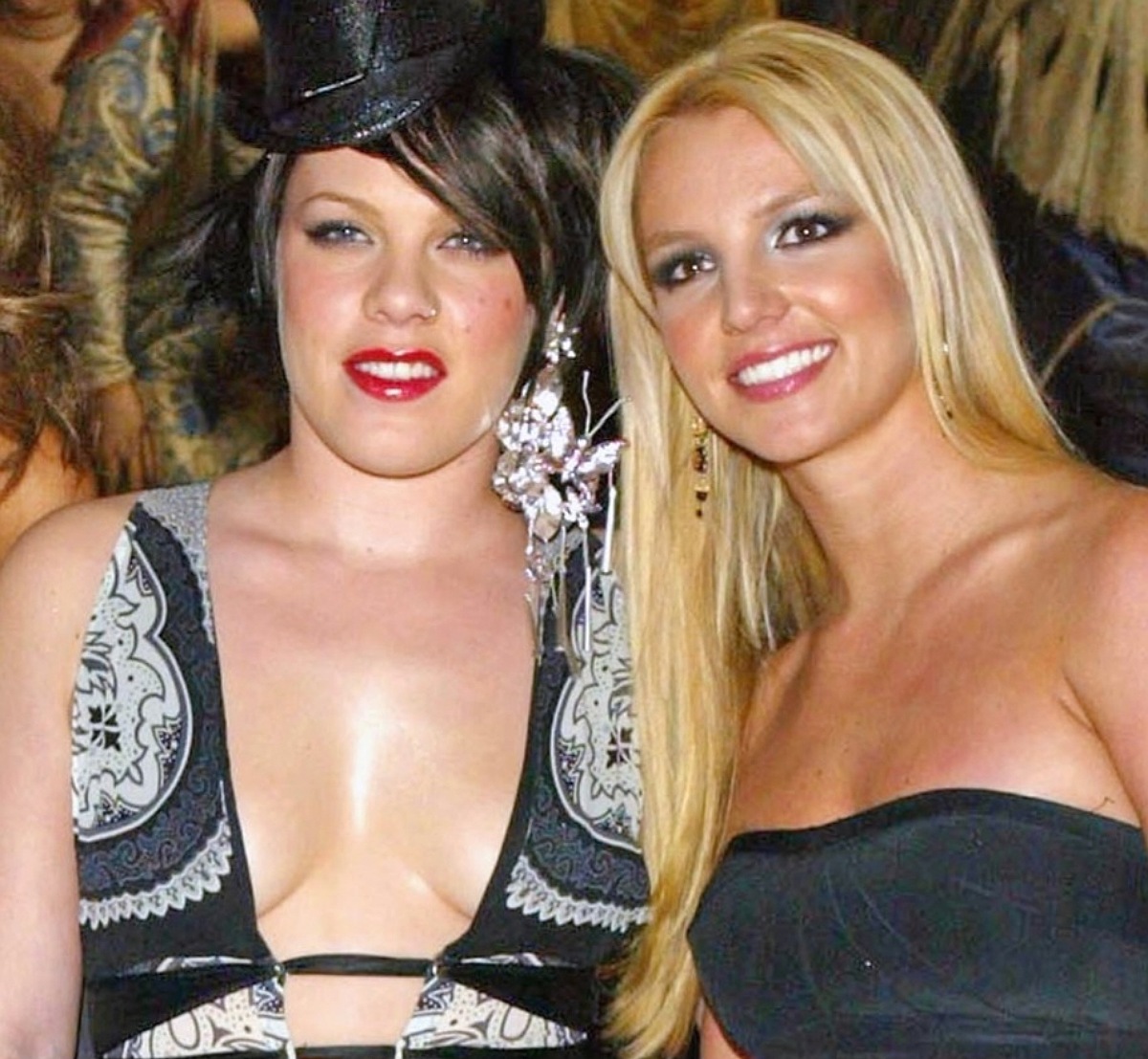 Pink shows a Sweet gesture to Friend Britney Spears by changing her lyrics to support her divorce