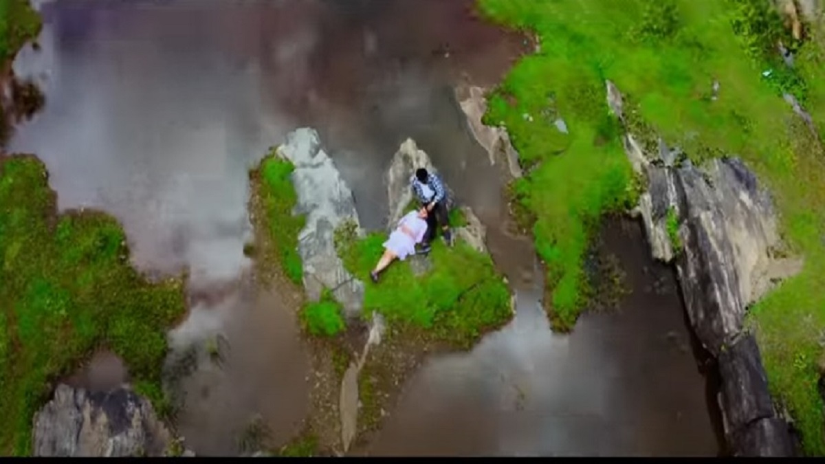 Telugu movie 'Nachinavadu' Review: Breaking the Chains of Tradition