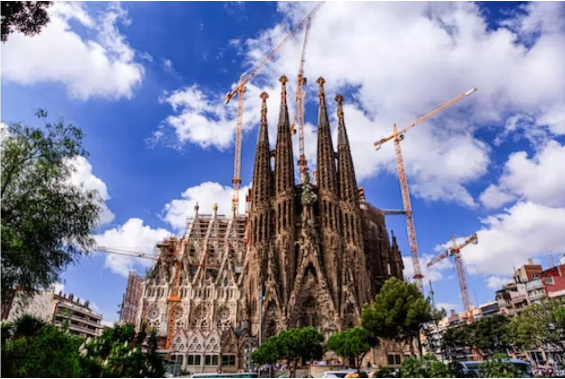 httpsunsplash.comphotoscalGgC_QUGE An Insider's Guide to Barcelona's Sagrada Familia