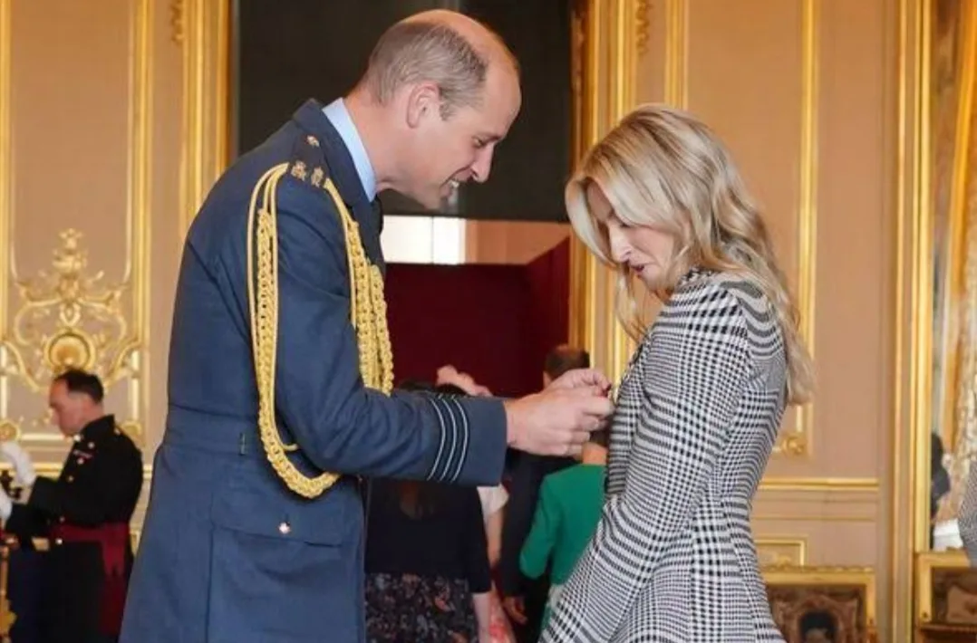 Watch: Leah Williamson Experiences A Wardrobe Malfunction While Receiving Her OBE