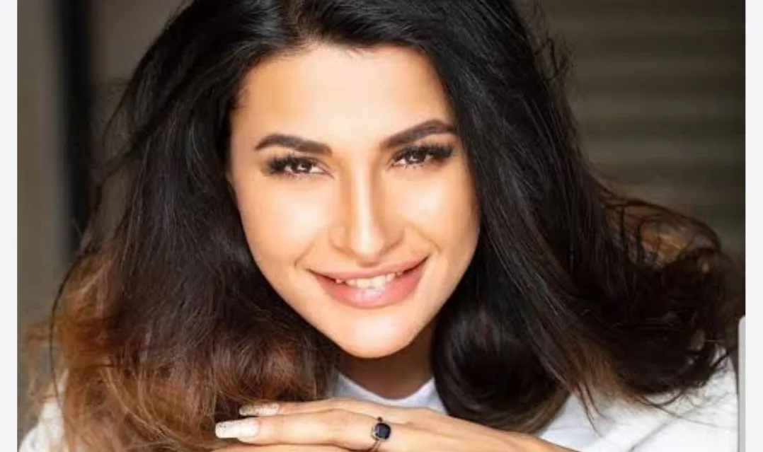 Watch: Pavitra Punia Wardrobe Malfunction While Filming For Her Serial, Video Goes viral