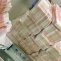 Chinese Millionaire Withdraws $780K, Demands Manual Count by Bank Staff