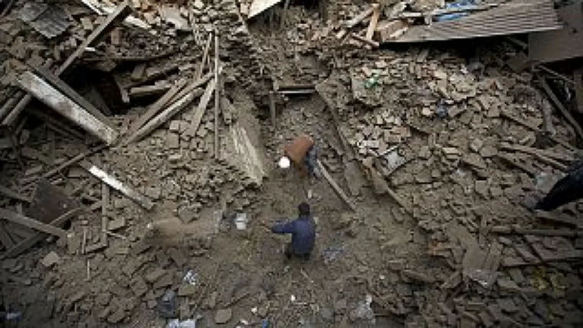 Nepal Earthquake: Death Toll Reaches 128; Communication Cut Off in Many Areas