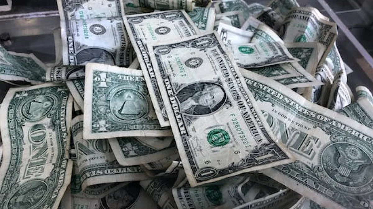 US Debt Soars Amid Falling 401(k) Balances: Expert Insights