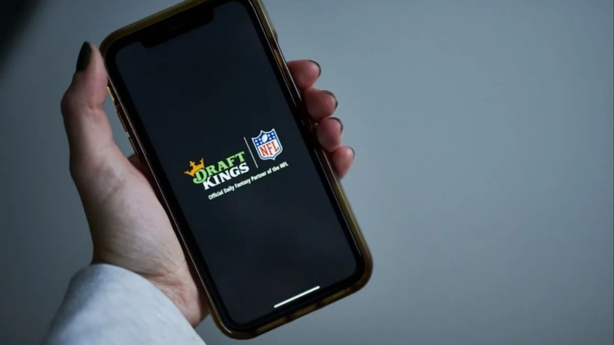 Bearish Chanos Shifts Stance, Embraces US Gambling Boom on 'Bad Bettors' Trend