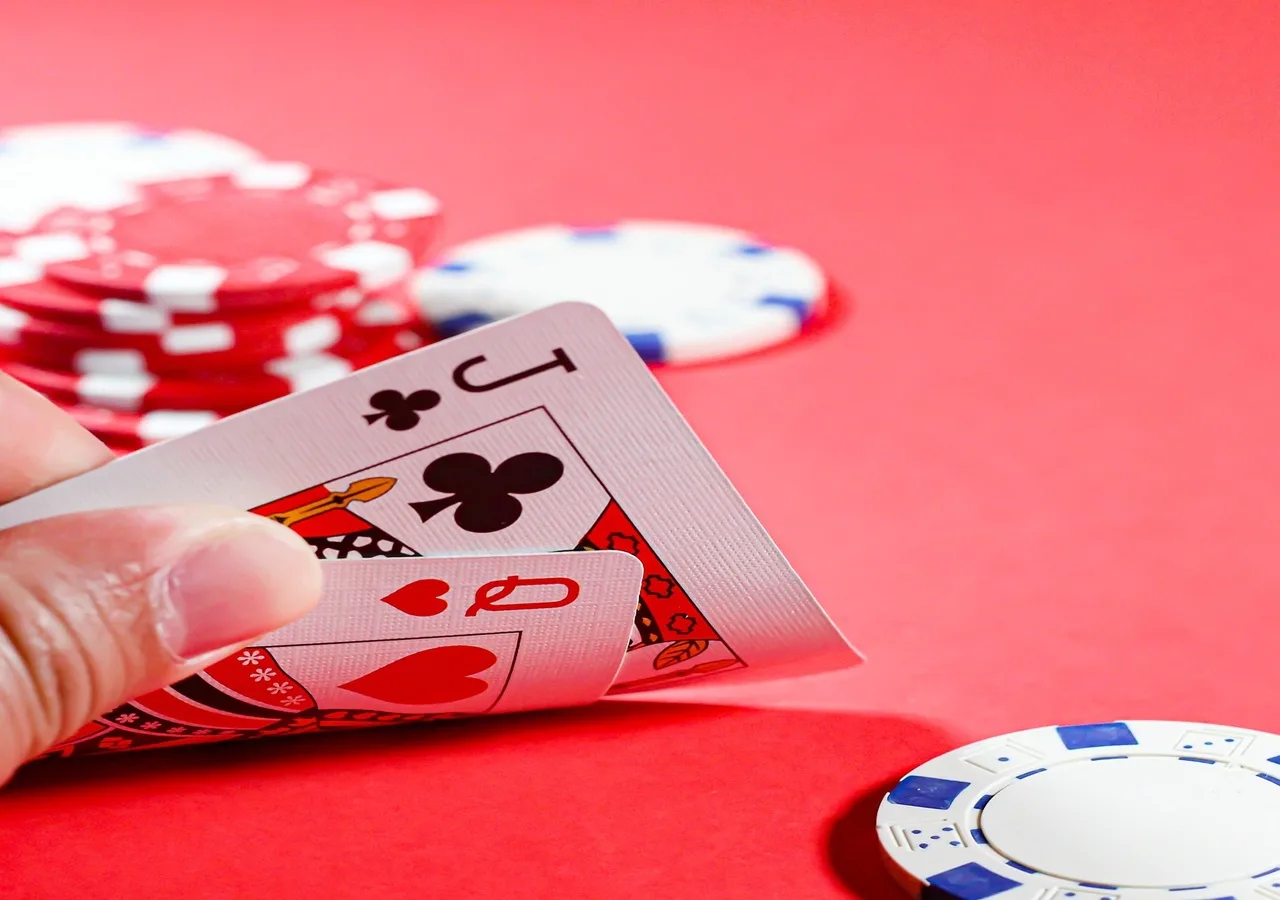 Virtual Chips and Cyber Decks: Navigating the Technological Landscape of the Best Blackjack Sites