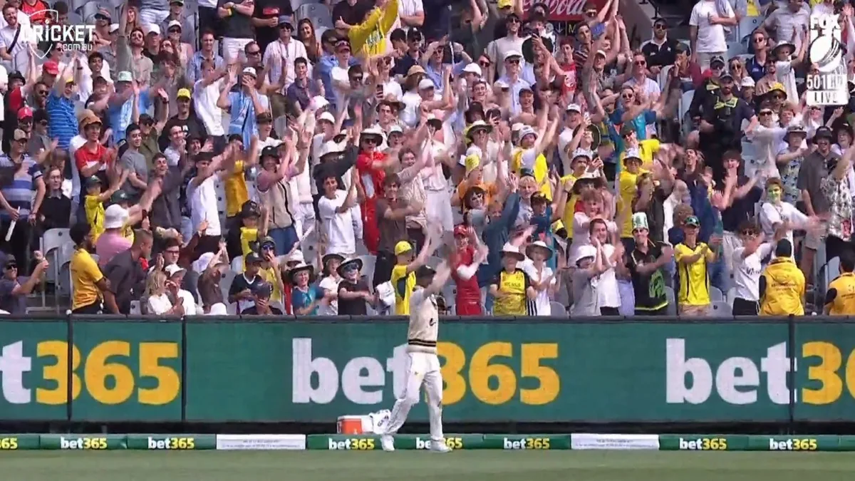 Cricket Goes Viral: Hasan Ali's Infectious Rhythm Takes Over Boxing Day Crowd