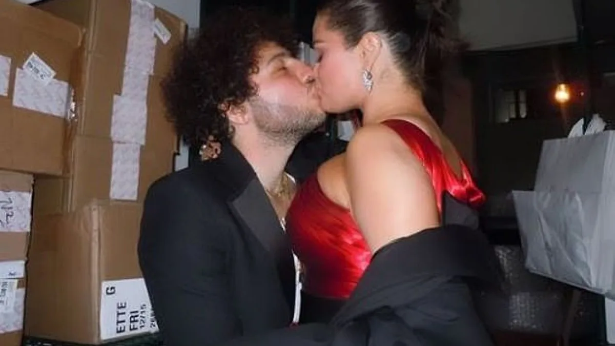 Selena Gomez and Benny Blanco's Sweet Victory Kiss: Golden Globes 2024 Win Celebration