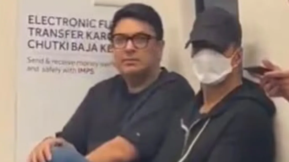 Akshay Kumar's Mumbai Metro Ride Sparks Internet Amazement