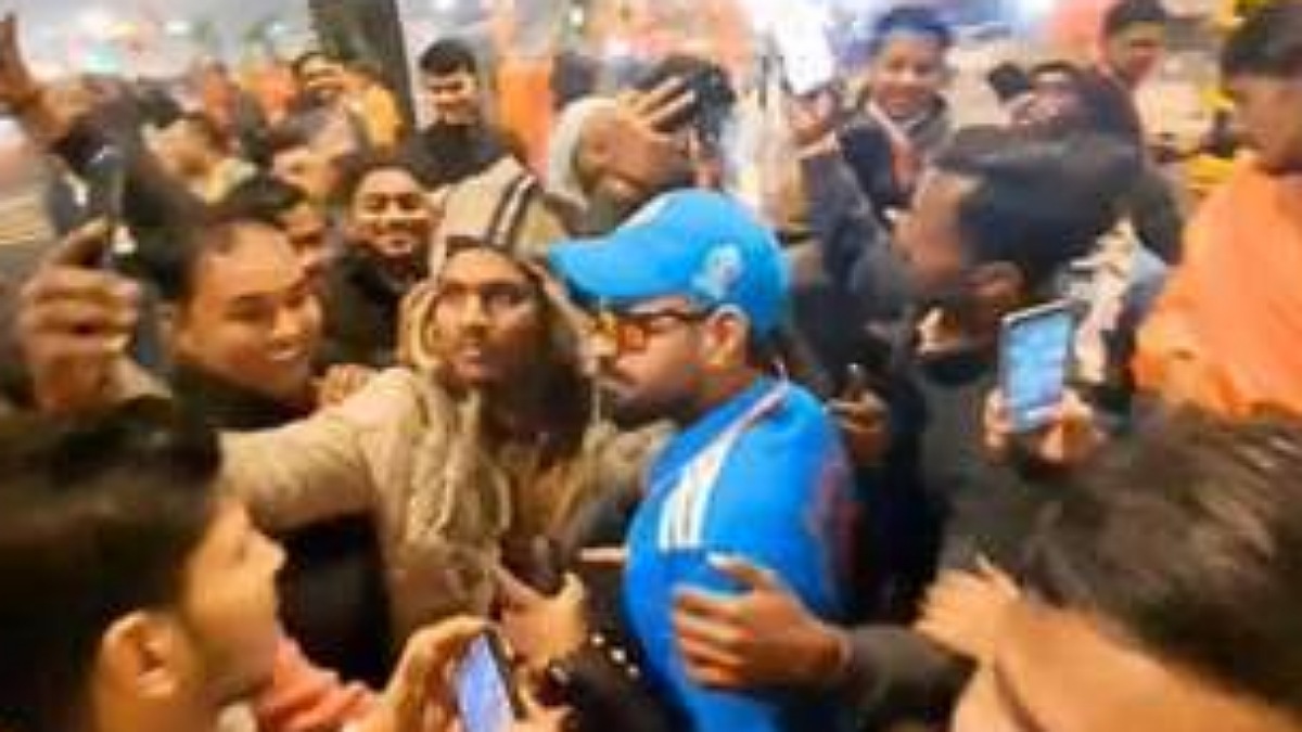 Virat Kohli Lookalike Creates Fan Frenzy in Ayodhya – Viral Video