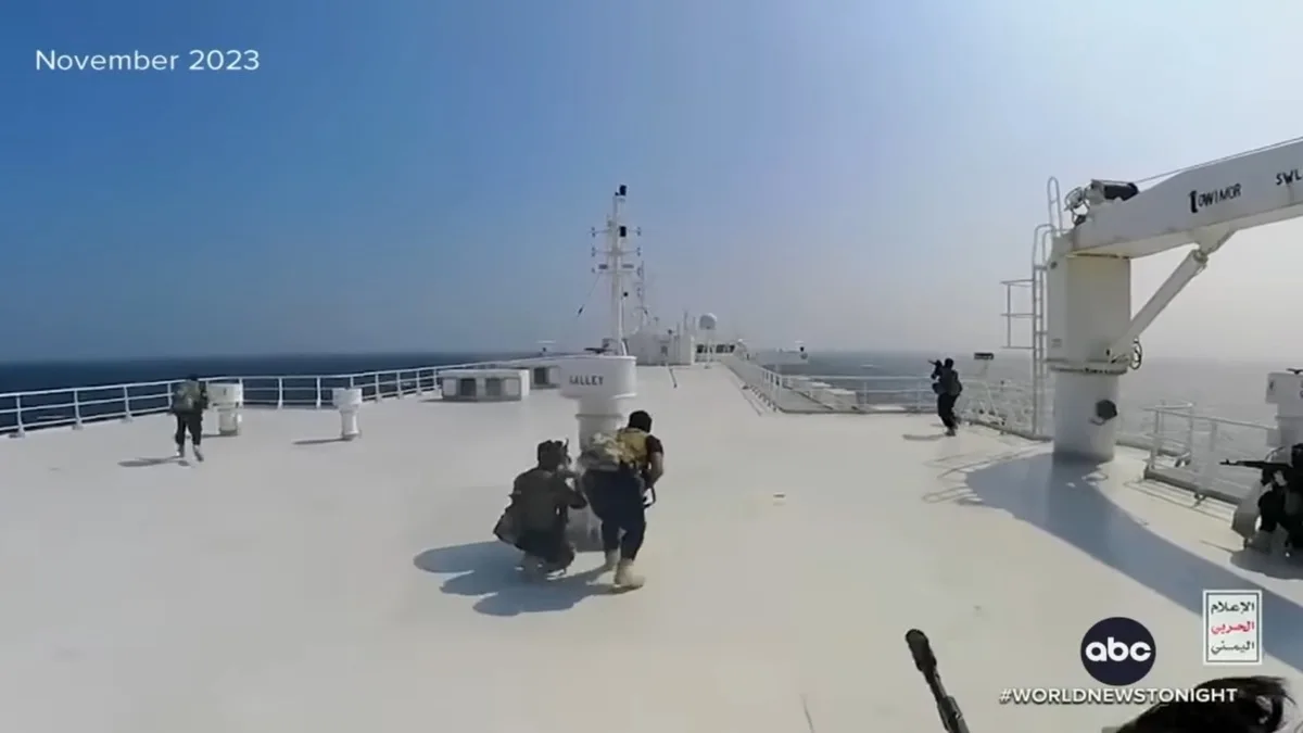 US launches new airstrikes