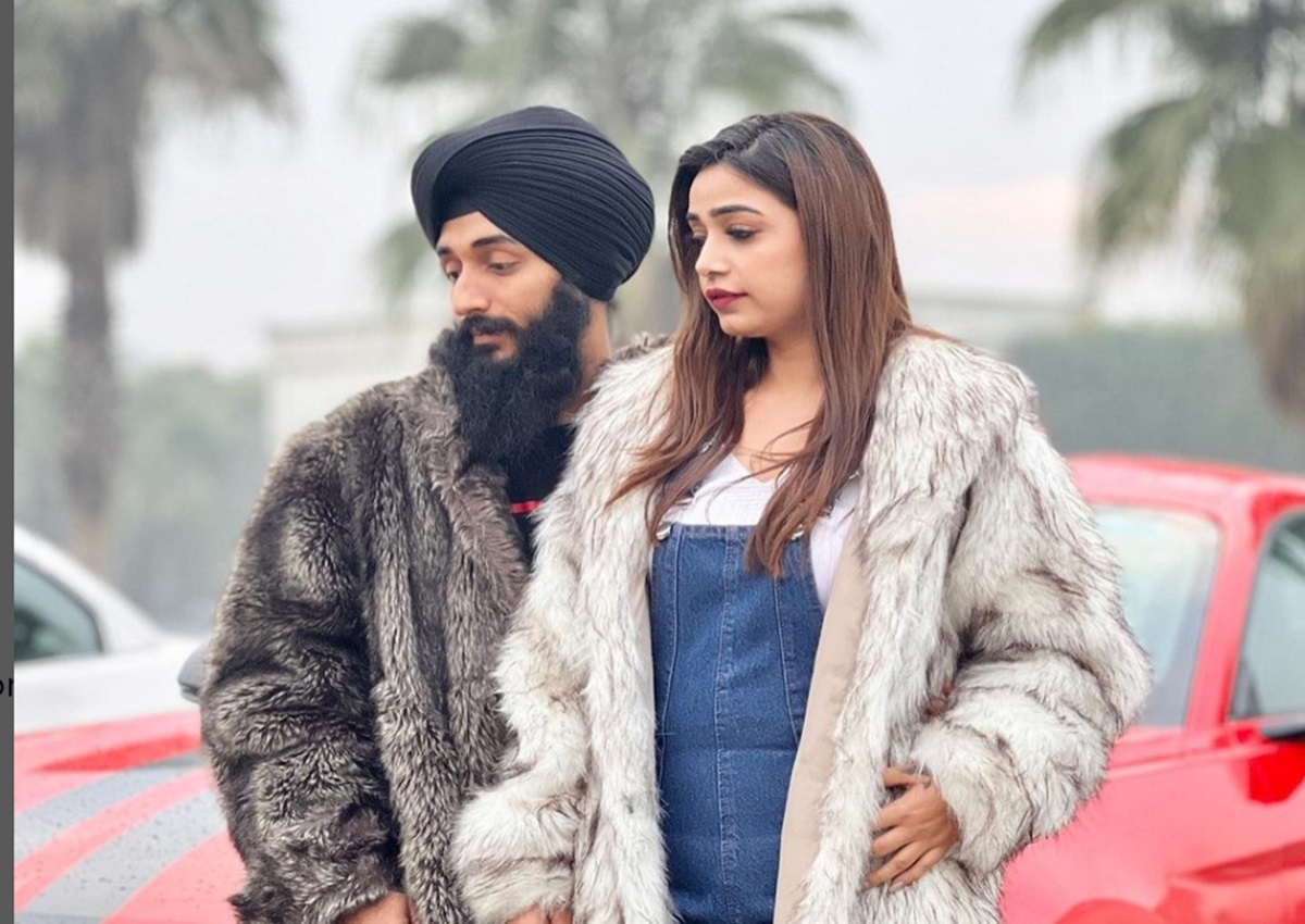 kulhad couple pizza viral video