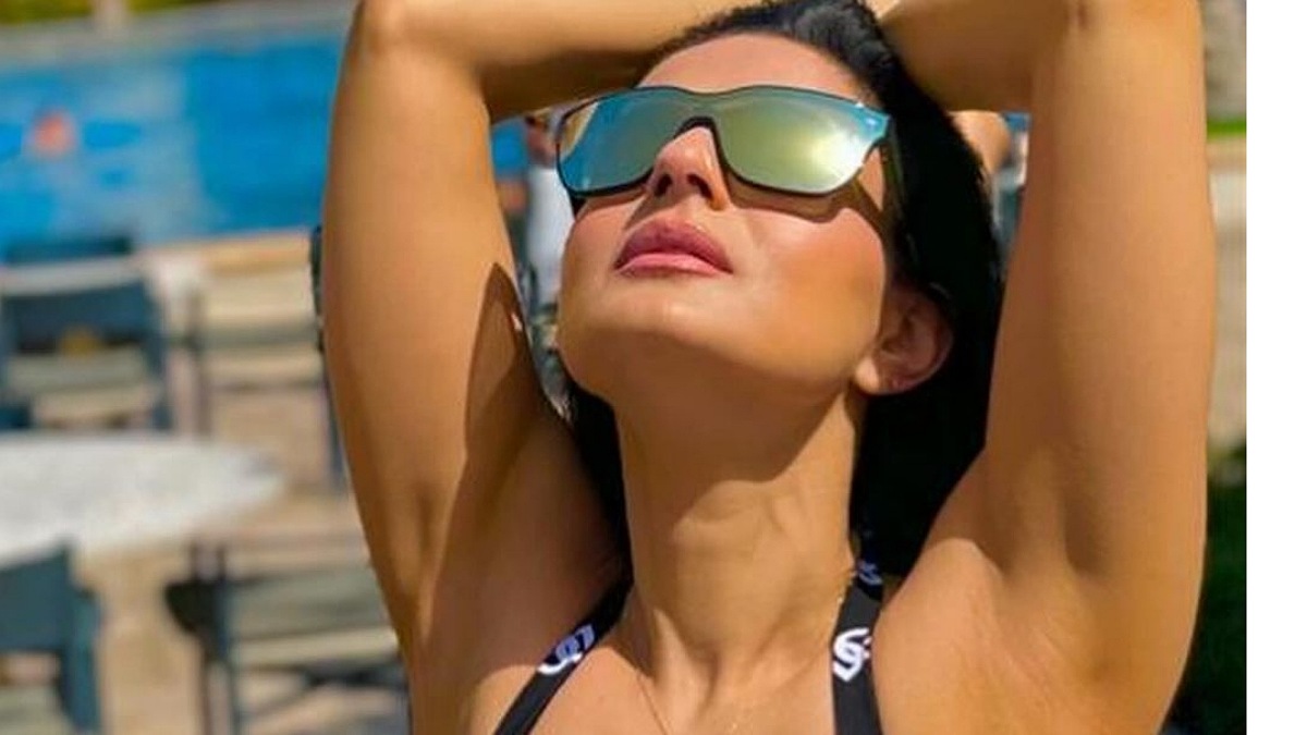 Ameesha Patel's Sizzling Black Bikini Shots Ignite the Internet