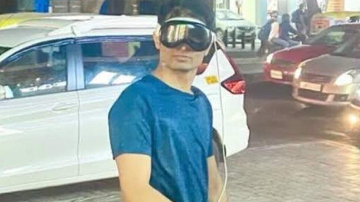 Bengaluru Buzz: Apple Vision Pro Stuns Locals in Viral Moment