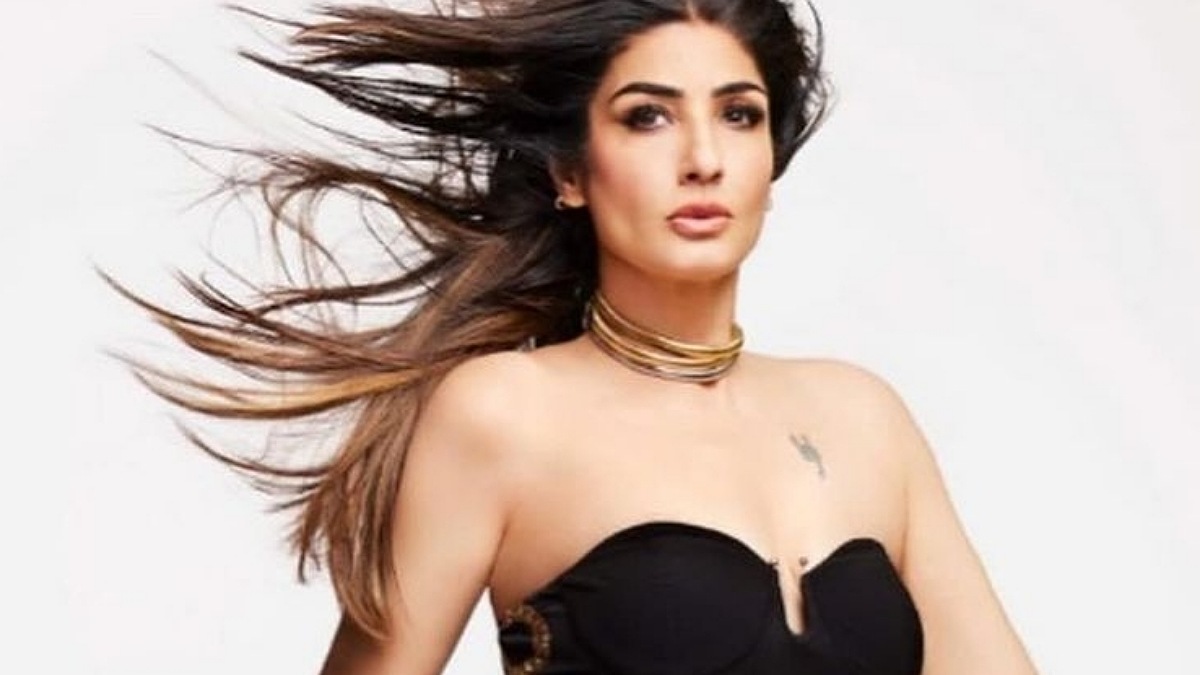 Watch Raveena Tandon Navigate Through a Crowd of Fans: Viral Video