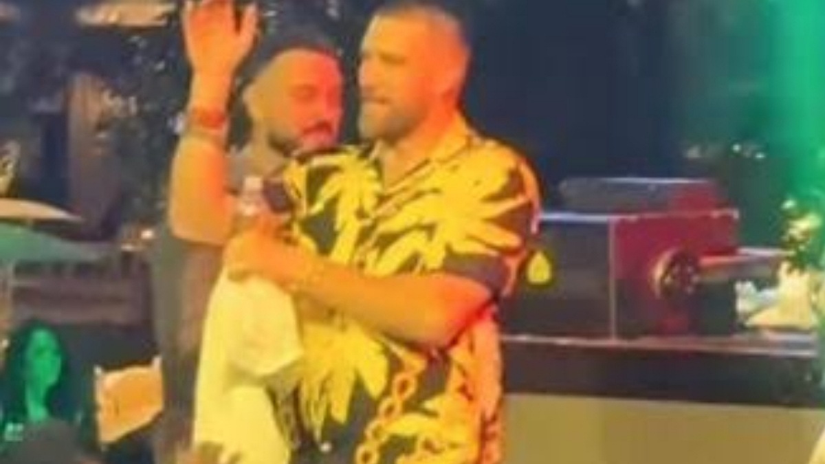 Viral Video: Travis Kelce Grooves to Punjabi Hit in Las Vegas