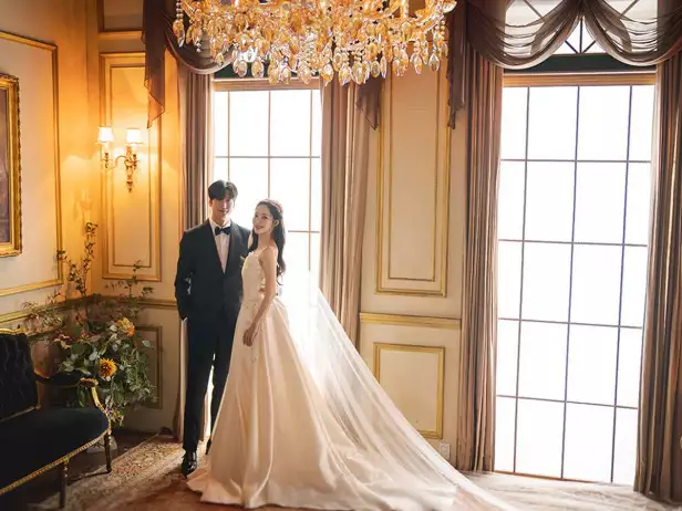 Park Min-young and Na In-woo's wedding pictures