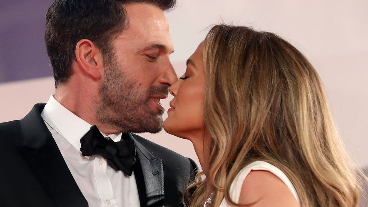 Ben Affleck and Jennifer Lopez: Rekindling Romance Against the Wall of Time