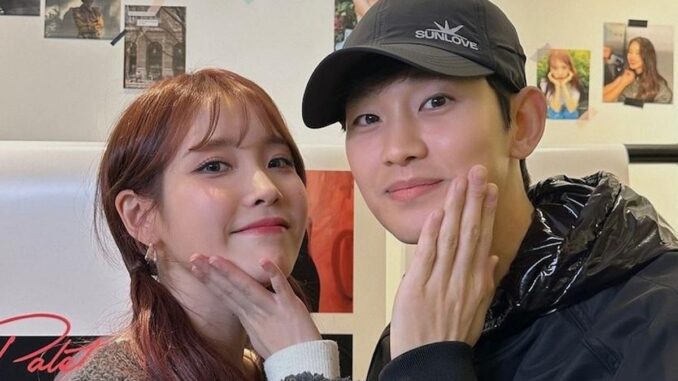 Kim Soo-hyun's Agency Shuts Down Dating Rumors Amidst Stir Caused by Kim Sae-ron's Intimate Selfie