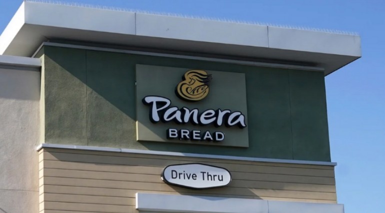 California Panera Owner Raises Pay Despite Controversy