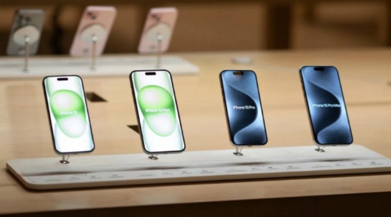 Tech Titans Gang Up to Call Out Apple's Shady App Store Moves