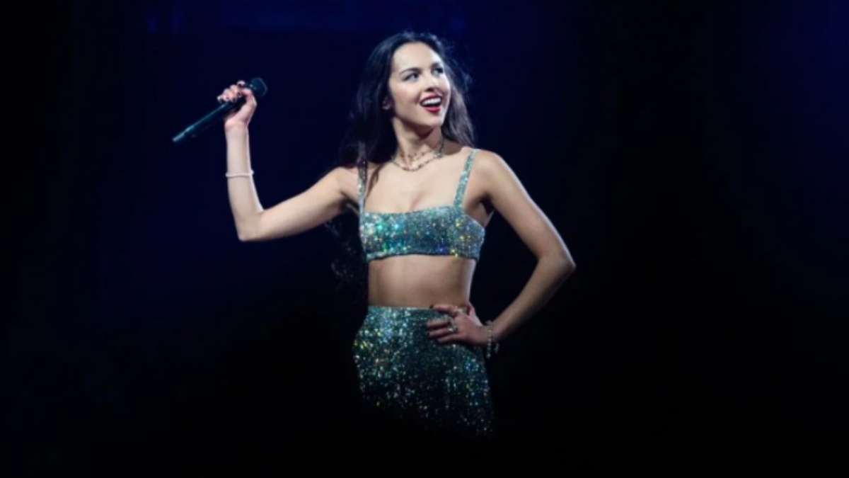 Olivia Rodrigo Hands Out Free Birth Control at Missouri Concert