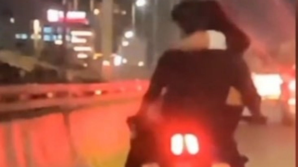Viral Video:Bengaluru Man Arrested for Reckless Bike Ride with Passenger on Lap