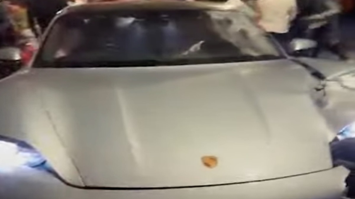 porshe hit bike in pune