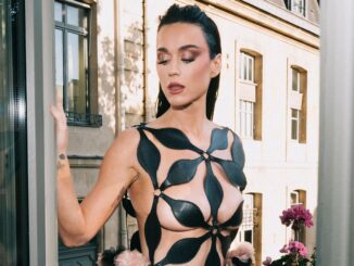 Katy-Perry-Wears-Nearly-Naked-Gown-at-Vogue-World