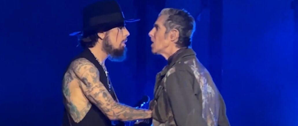 nexpected Drama: Jane’s Addiction Concert Ends Abruptly After Onstage Fight