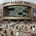 Video: Karachi Dream Bazaar Mall Looted and Vandalized on Opening Day!