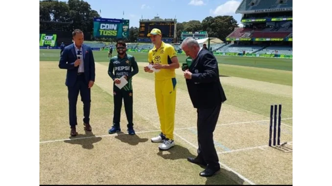 pak vs aus toss